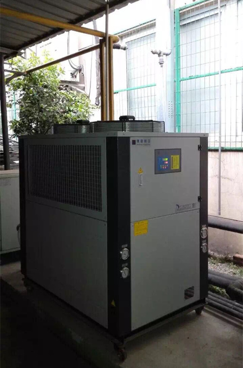 冷凍機生產(chǎn)廠家,螺桿式冷水機組,冷水機廠家